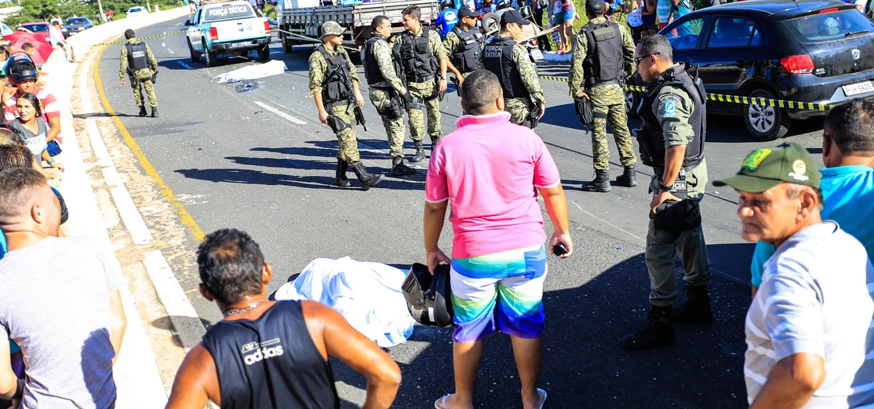 Polícia Militar no local do acidente 
