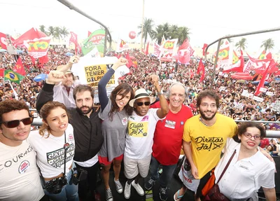 Atores da Globo em manifestação contra Michel Temer