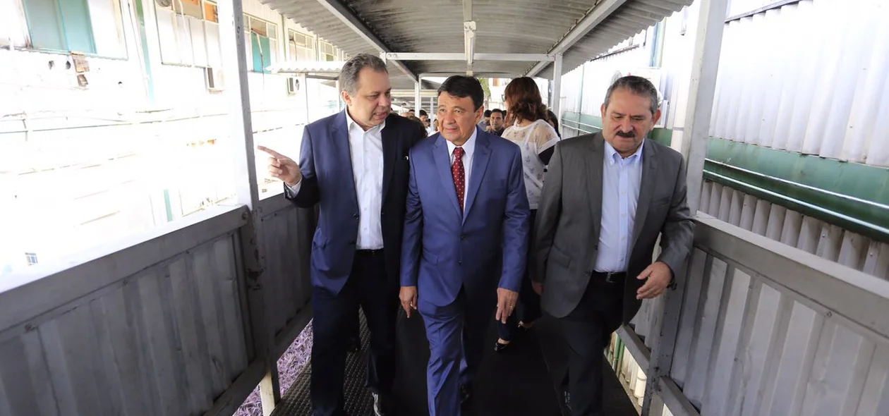 Governador e autoridades passeiam pela Maternidade Evangelina Rosa