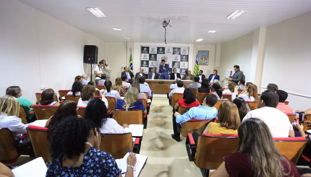 Governador Wellington Dias discursa durante solenidade de entrega da UTI neonatal