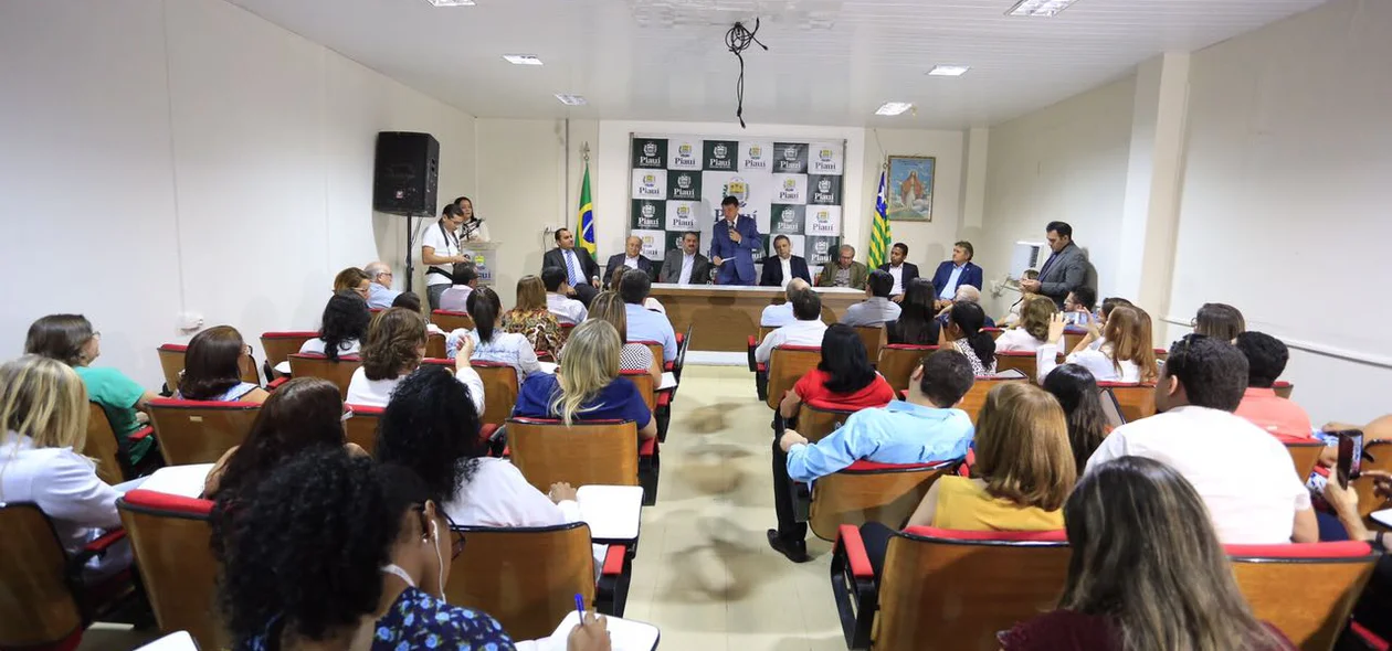 Governador Wellington Dias discursa durante solenidade de entrega da UTI neonatal