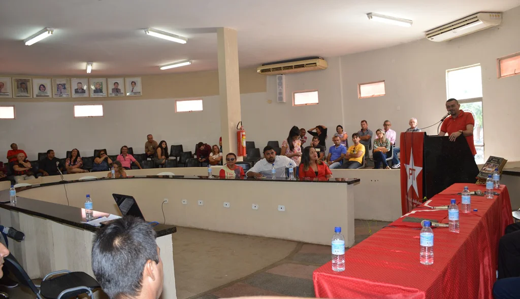 Solenidade reuniu várias lideranças do PT