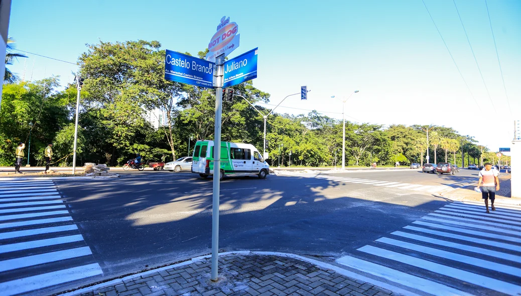 Nova sinalização e faixas de pedestres 