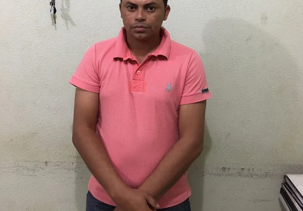 Suspeito de estupro se entregou na delegacia