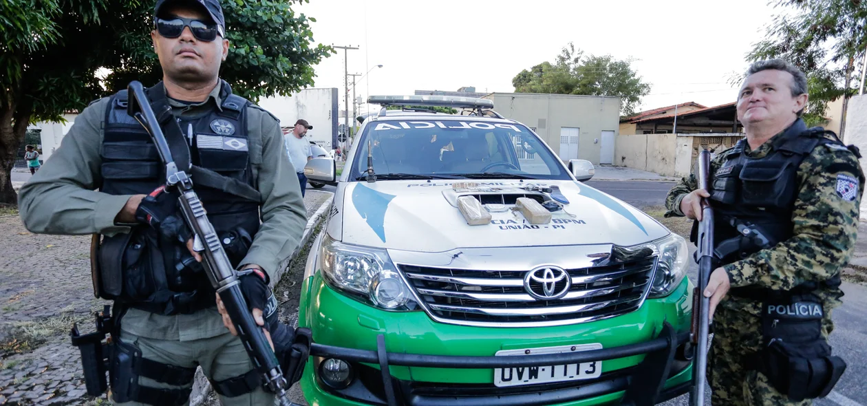Policiais que participaram da ação