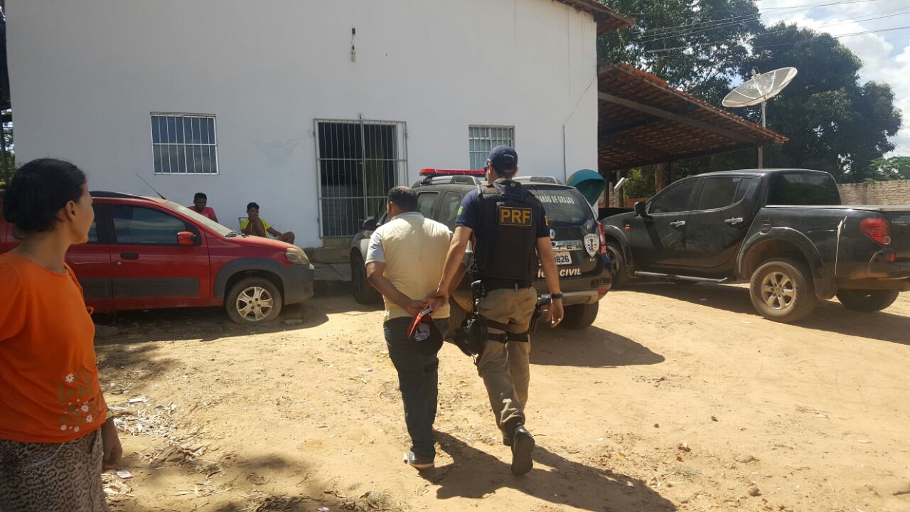 Homem preso pela PRF