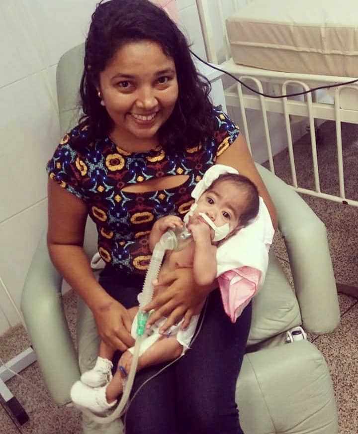 Família pede ajuda para bebê com síndrome rara
