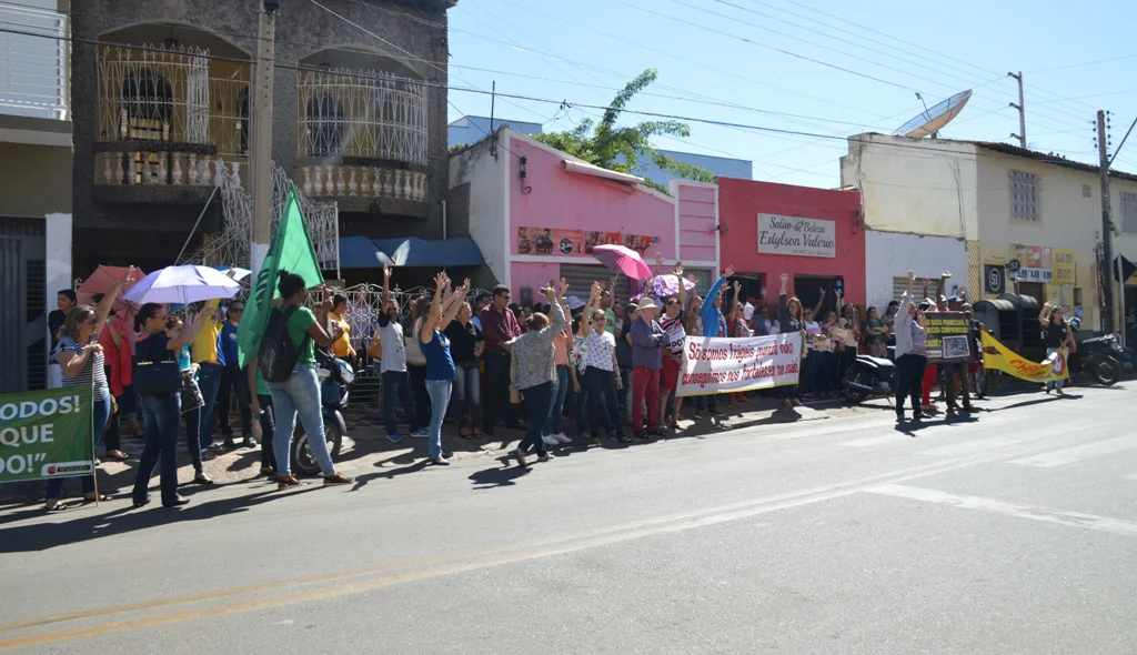 Servidores decidem por nova paralisação dia 14 de junho