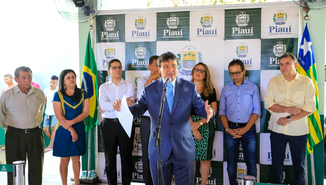 Governador durante seu pronunciamento