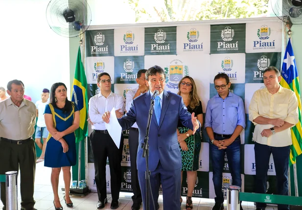 Governador durante seu pronunciamento