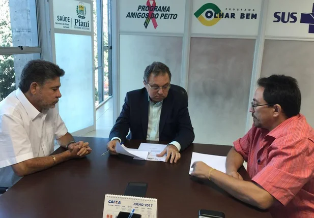 João Madison e Walter Alencar em audiência na Sesapi