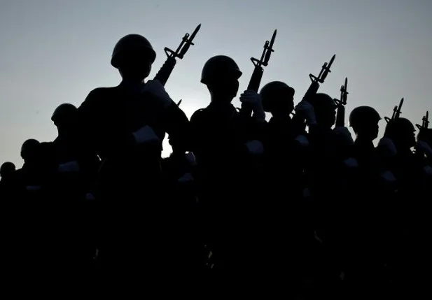 Militares