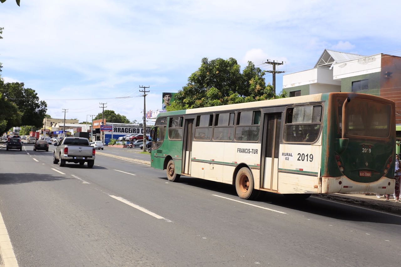 Ônibus rural
