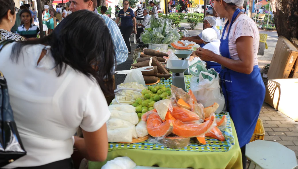 Feira na Praça Rio Branco