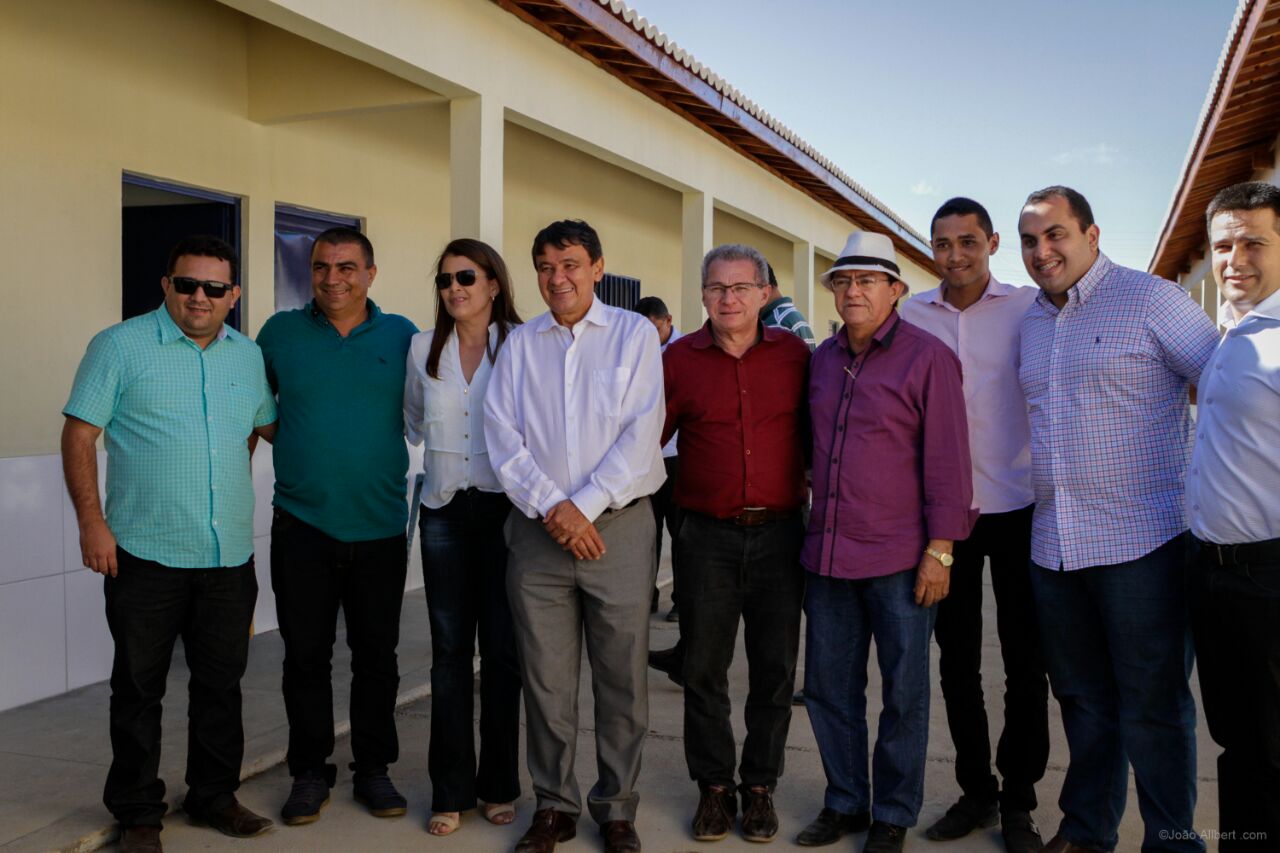Wellington Dias inaugura escola em Caldeirão Grande