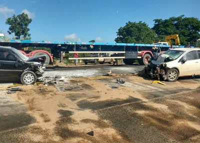 Colisão frontal deixa uma pessoa morta e três feridas na BR-316