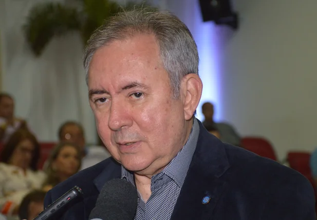 Ex-ministro João Henrique justifica ausência dos peemdebistas