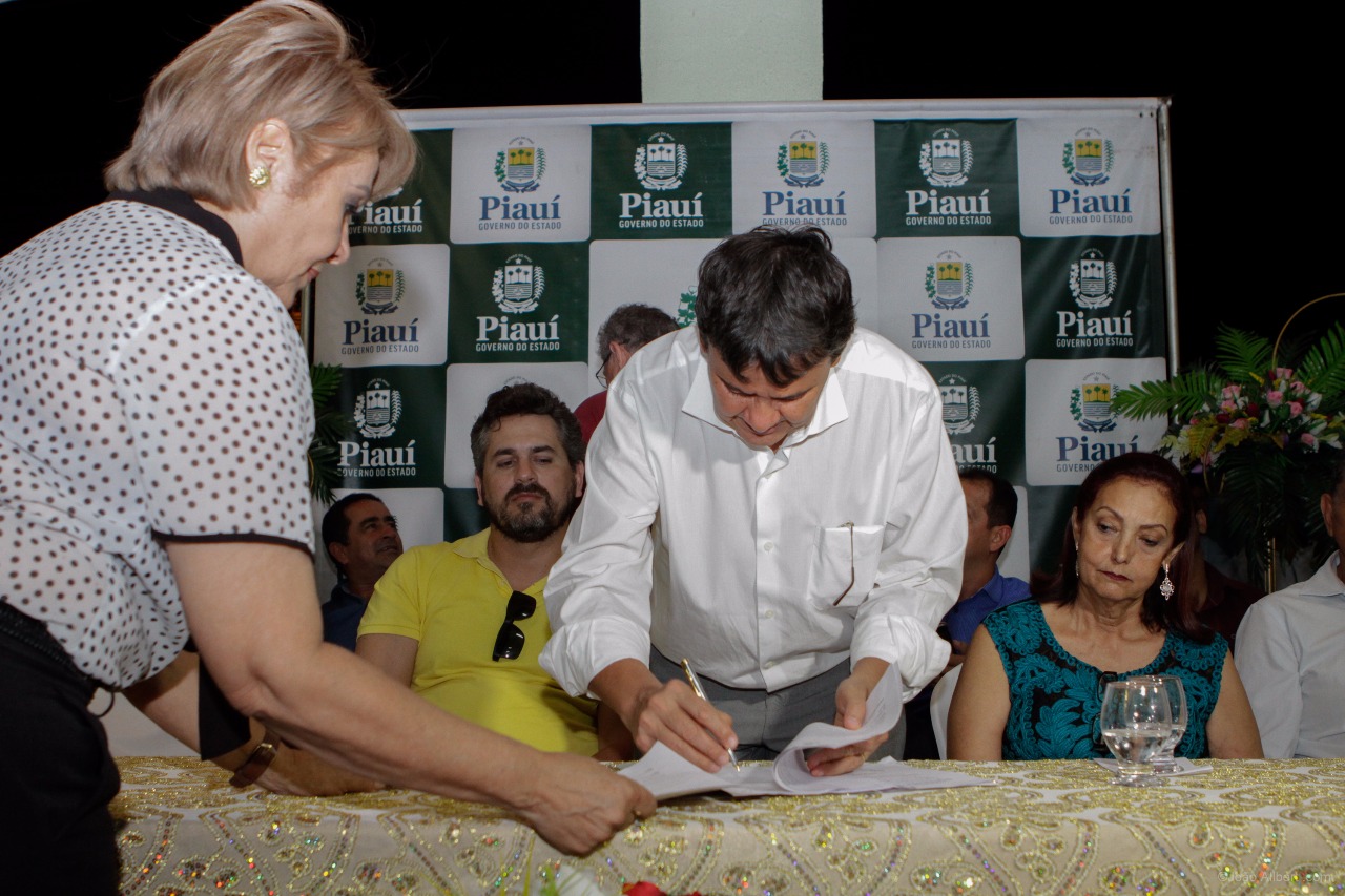 Wellington Dias cumpre agenda em Fronteiras do Piauí