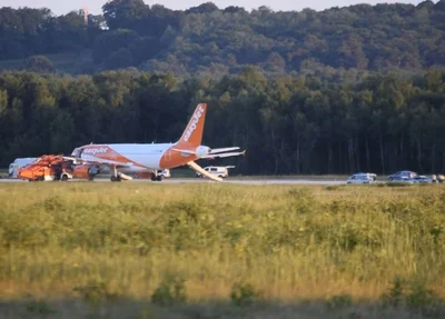 Avião da Easyjet fez um pouso de emergência no aeroporto de Colônia, na Alemanha