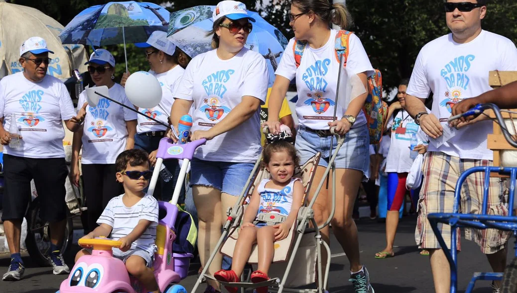 Crianças e adultos compareceram no evento