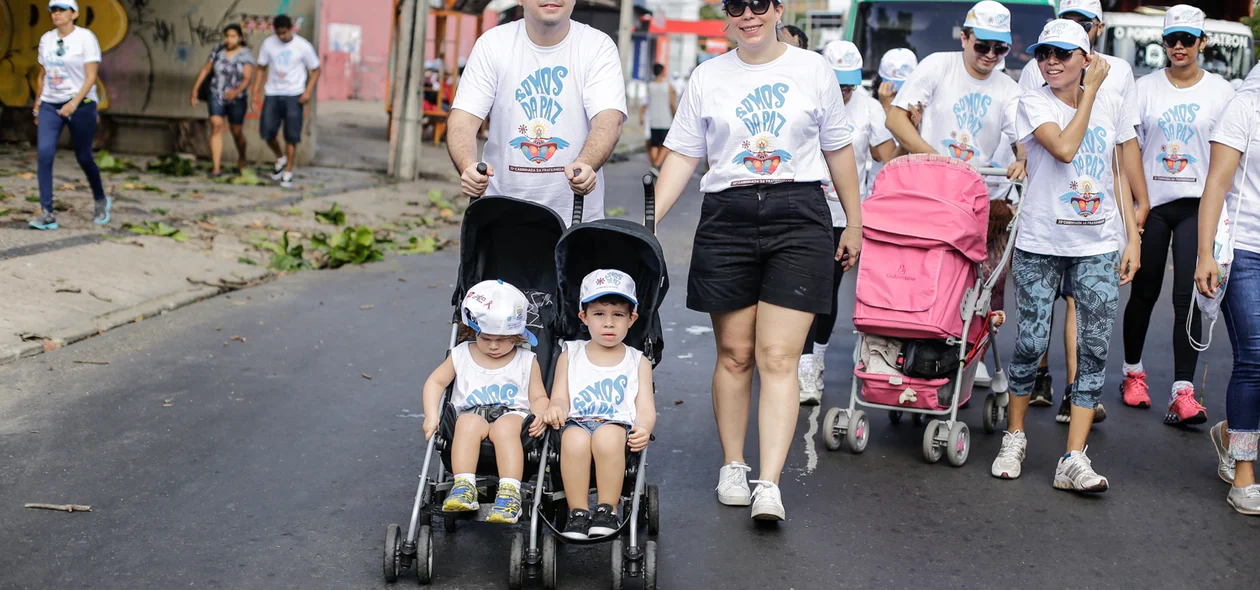 Crianças também participam da Caminhada