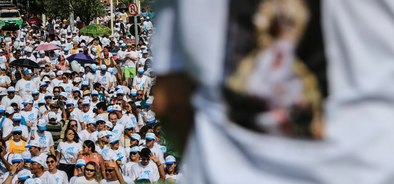 Fiéis na Caminhada da Fraternidade