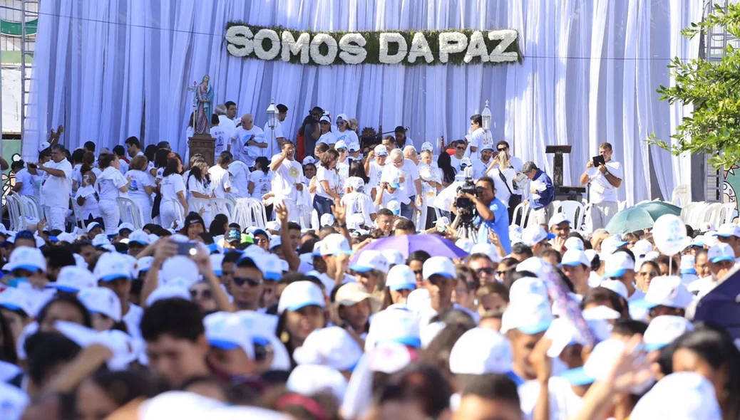 Fiéis se concentram na Igreja São Benedito