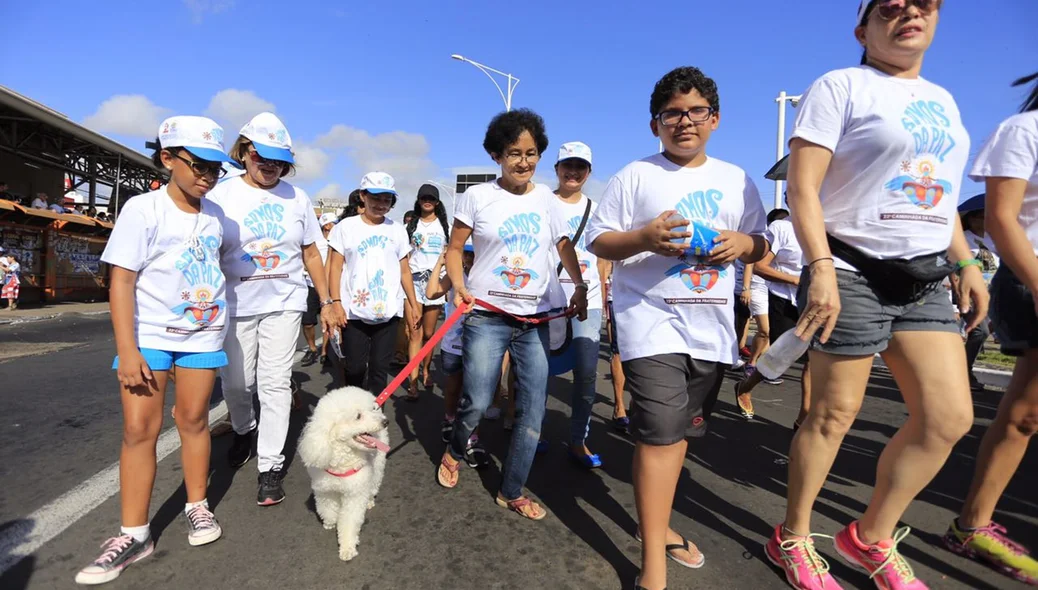 Fiéis seguem na Caminhada da Fraternidade