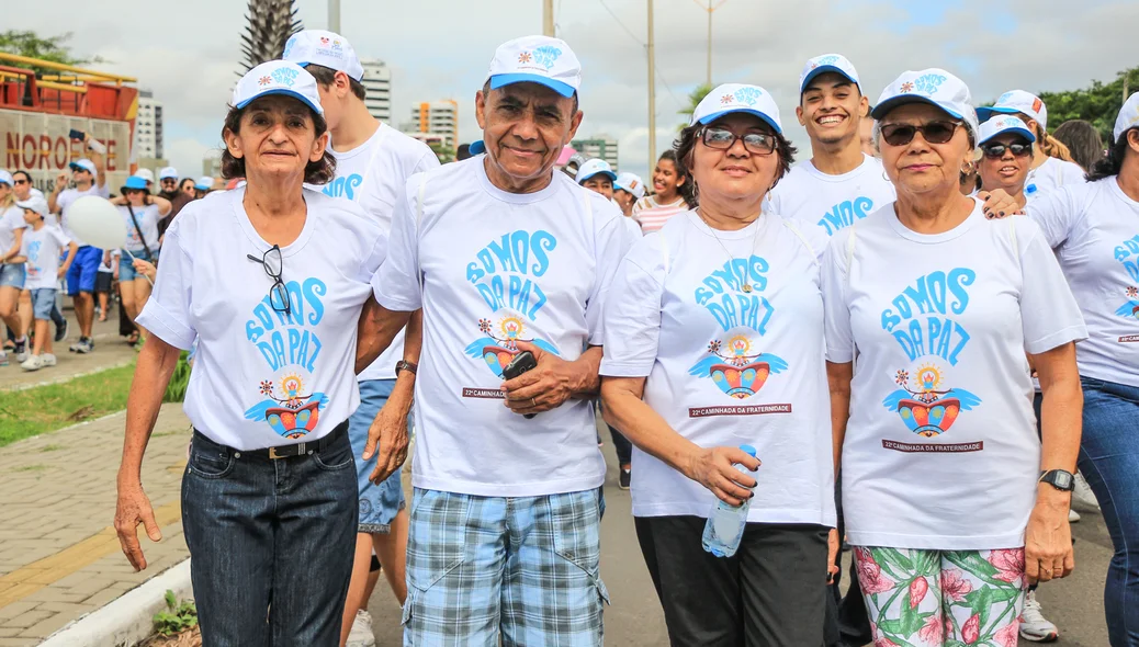  Fiéis na Caminhada