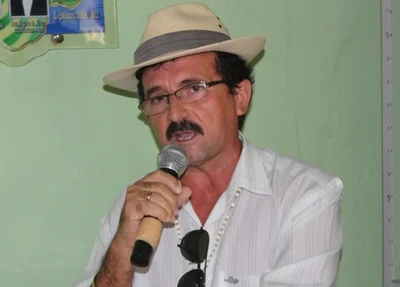 Prefeito Pé Trocado é acusado pela prática de nepotismo