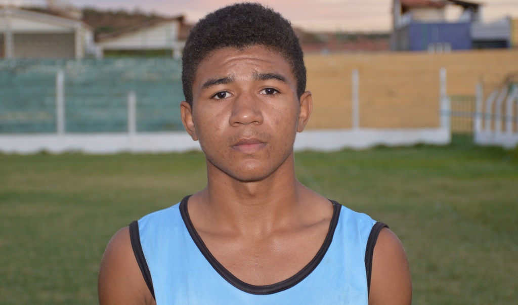 Atacante Romarinho, artilheiro e destaque da equipe picoense