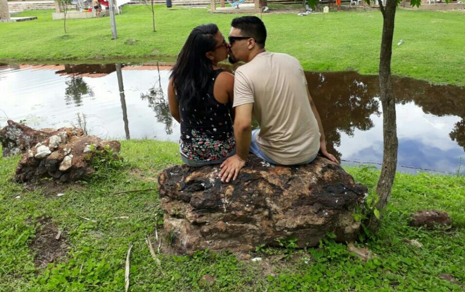 Casal de namorados em um dia romântico 