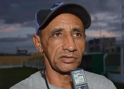 Treinador Batista lamenta eliminação da equipe