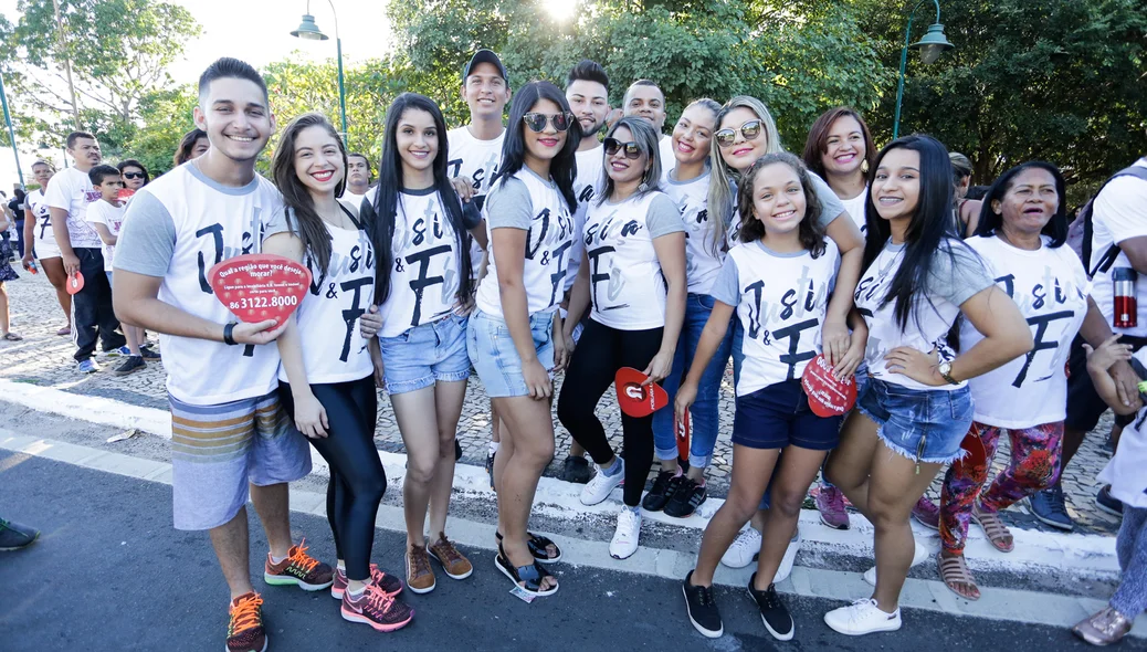 Jovens na marcha para jesus 
