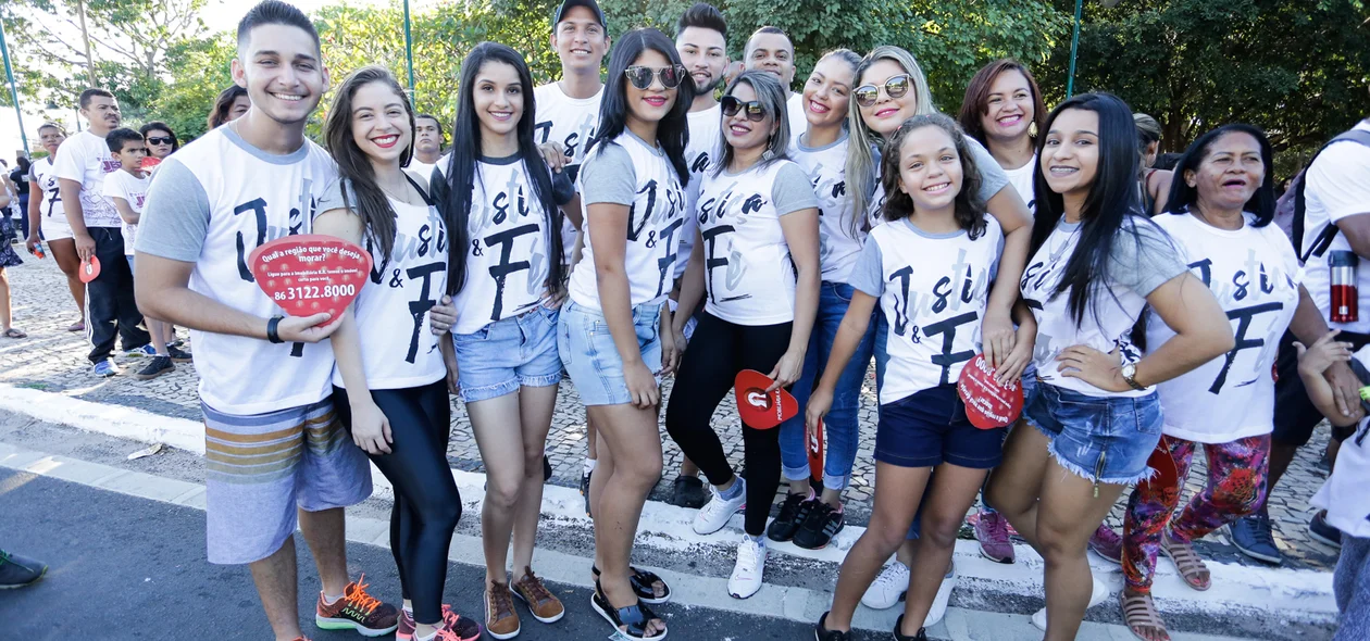 Jovens na marcha para jesus 