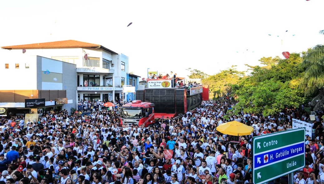 Marcha atrai um público de todas as idades 