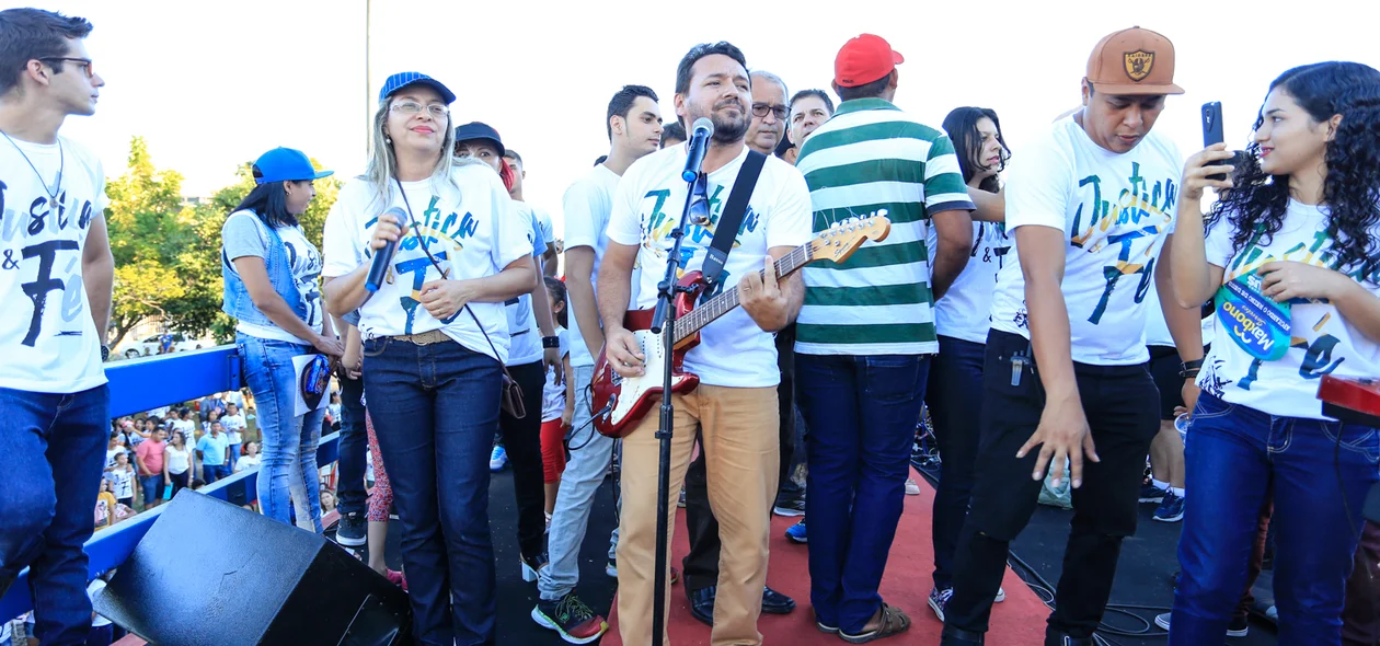 Muito louvor na marcha para Jesus 