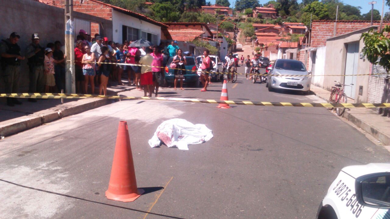 Antônio foi alvejado com dois tiros de arma de fogo