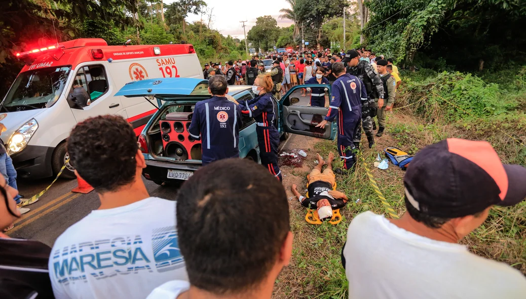 Outro bandido foi alvejado e veio a óbito no local 