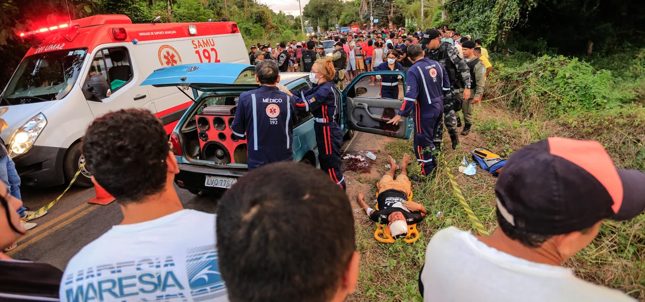 Outro bandido foi alvejado e veio a óbito no local 