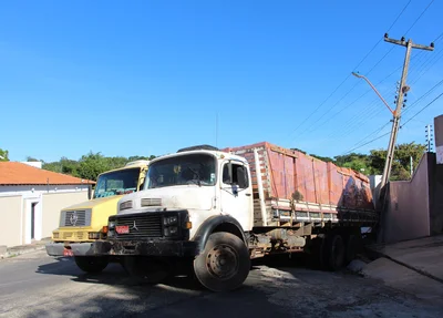 Condutor colidiu em poste no Gurupi