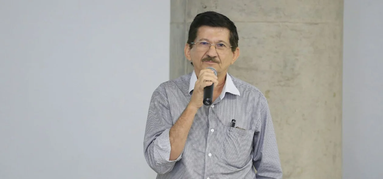 Raimundo José Fontenelle explica o edital