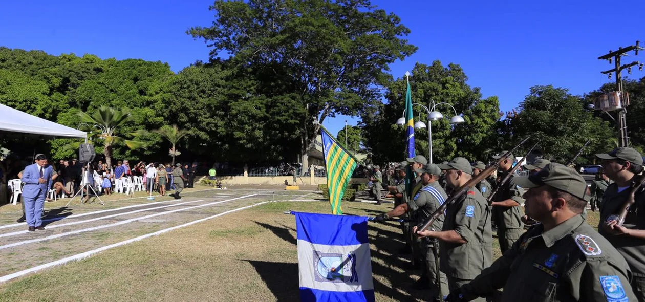 Governador salda policiais militares
