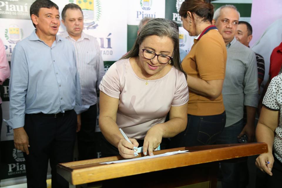 Prefeita Vilma Amorim em inauguração de obra do Hospital em Esperantina