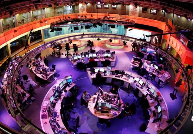 Redação na sede do canal Al Jazeera, em Doha. no Catar