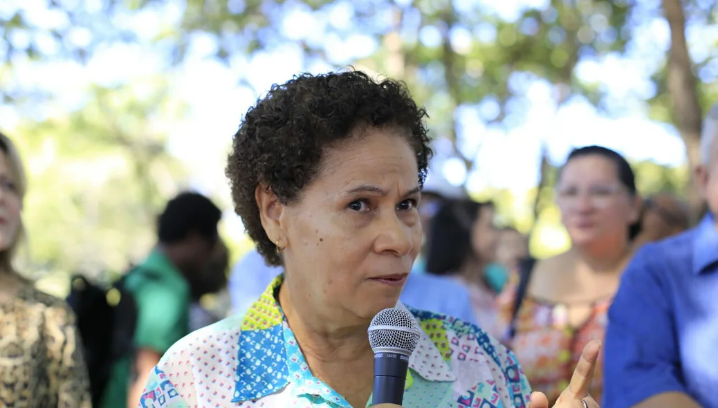Senadora Regina Sousa