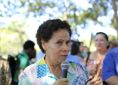 Senadora Regina Sousa