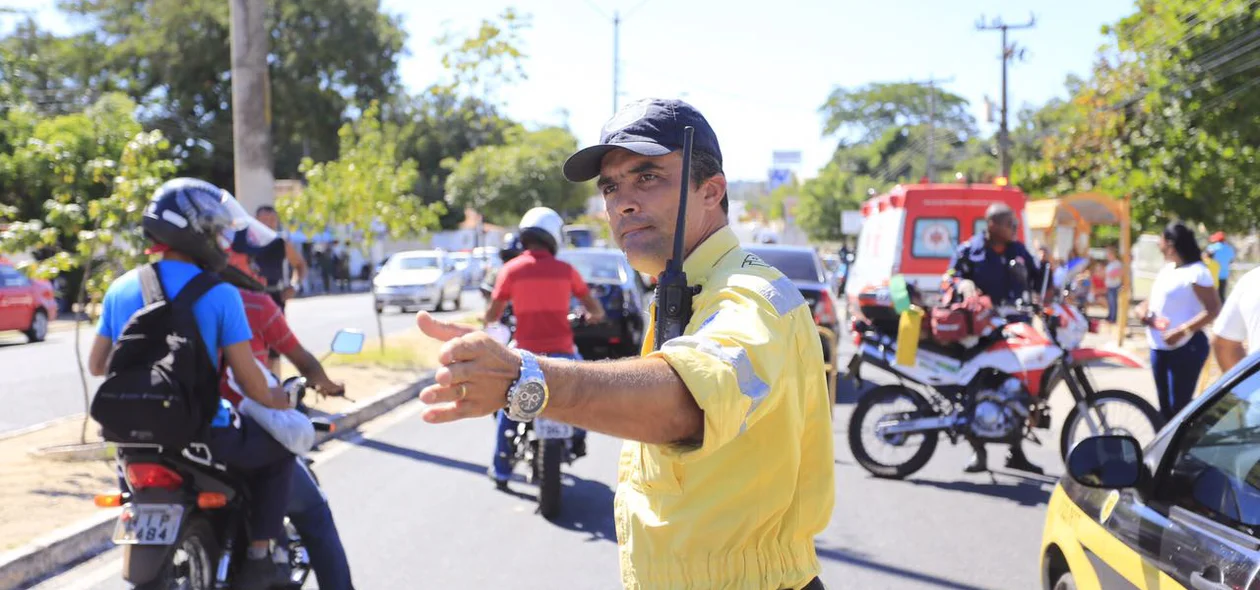 Strans controla o trânsito no local do acidente