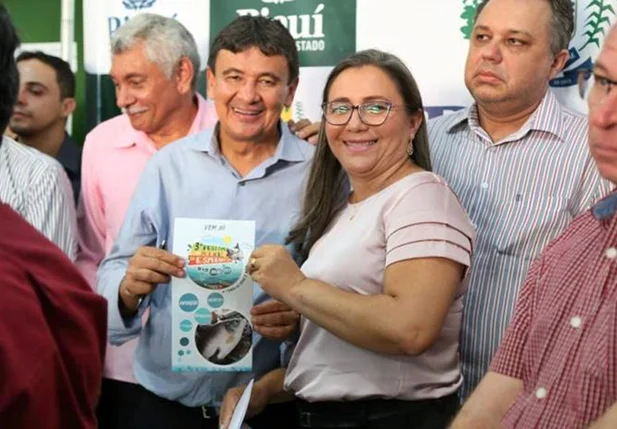 Wellington Dias inaugura Hospital em Esperantina