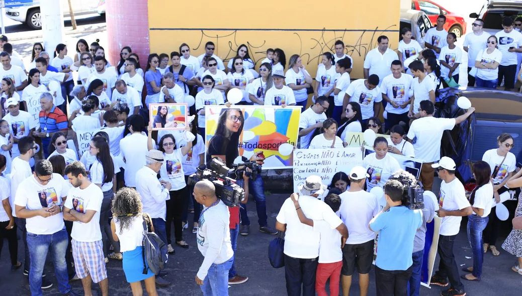 Familiares e amigos pedem justiça
